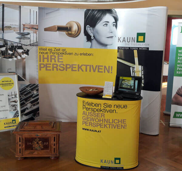 Messestand Druck von Theke, Hintergrund und Rollups